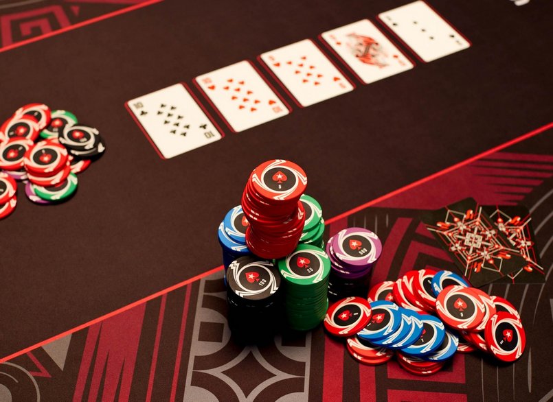 Có nên chơi Poker tại Mot88 không?